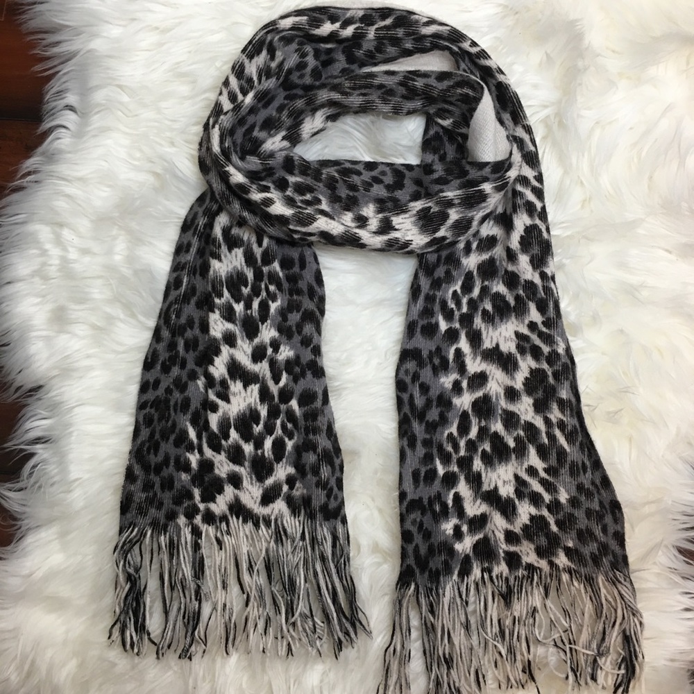 Grey Leopard Print Scarf